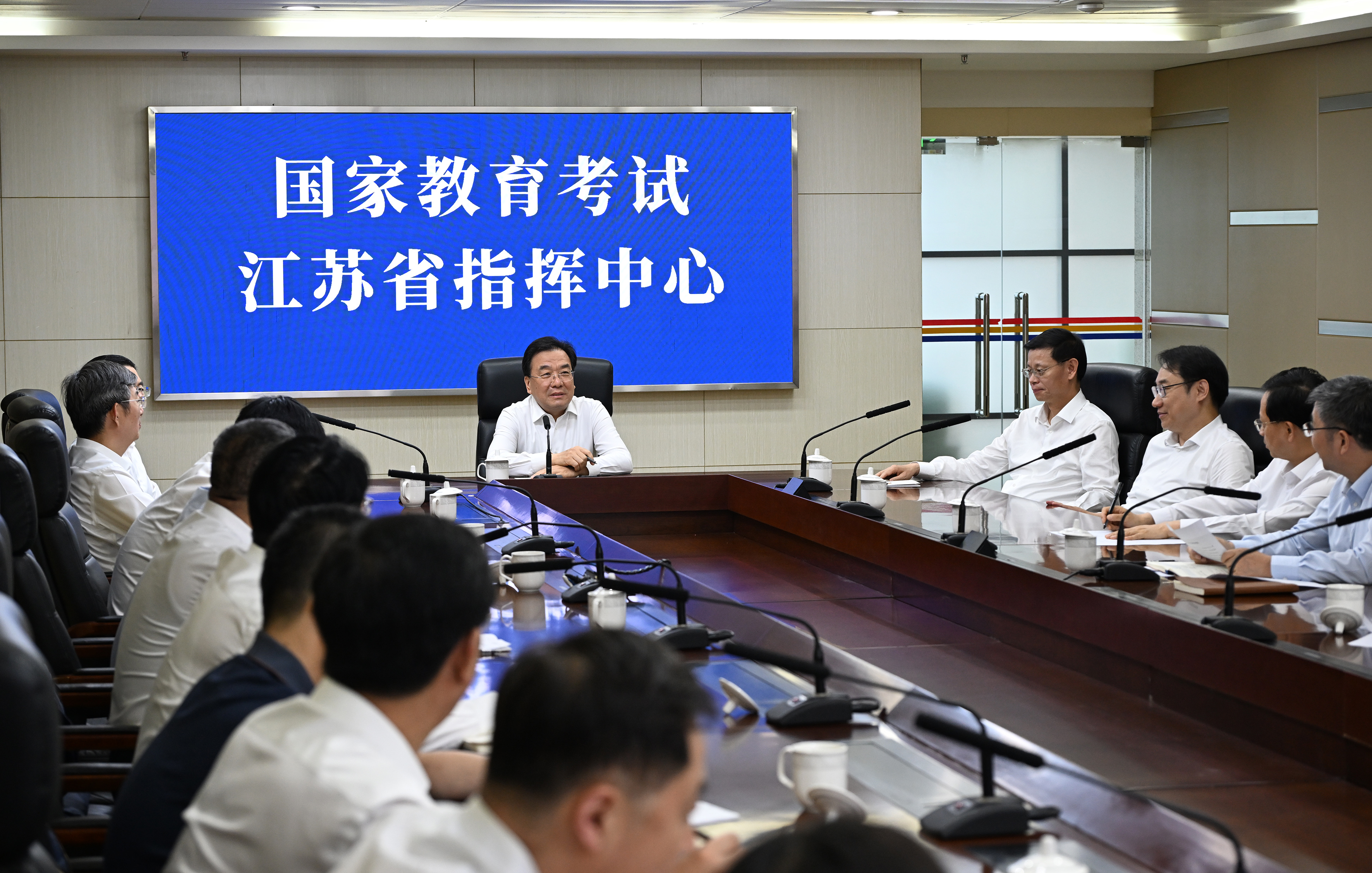省委书记信长星、省长许昆林检查2025年高考工作